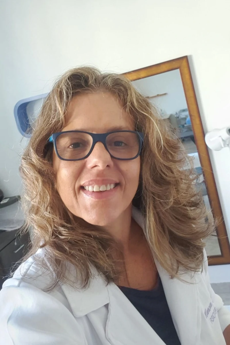 Fisioterapeuta Márcia Domingos. Tratamentos: RPG, Acupuntura e Fisioterapia